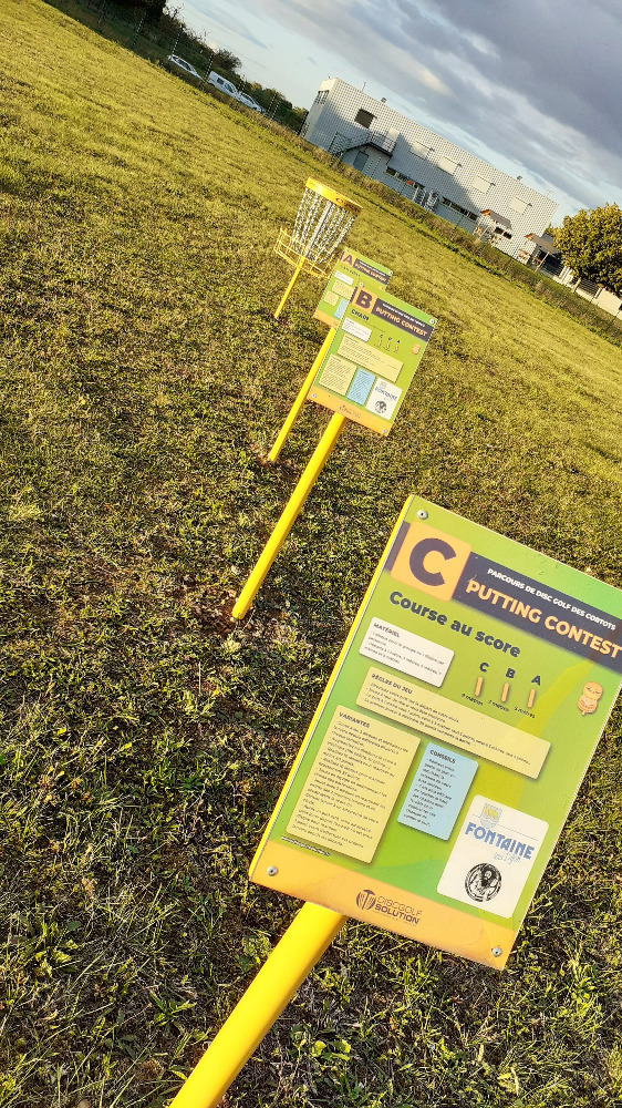 Parcours de disc golf Les Cortots - une corbeille